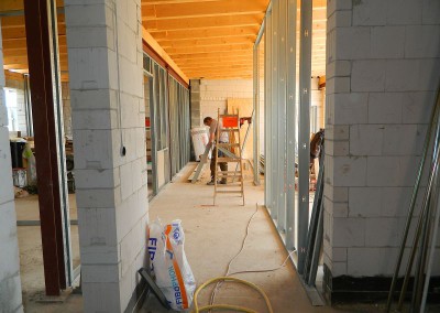 Aufbau des Ständerwerkes für die Trockenbauwände im Dachgeschoss