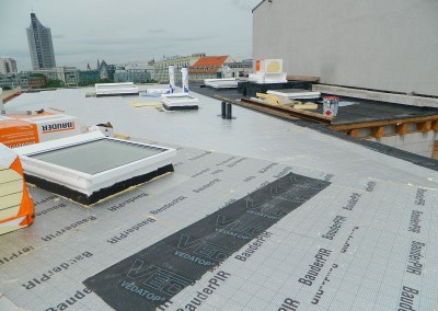 Weiterführende Arbeiten an der Dacheindeckung