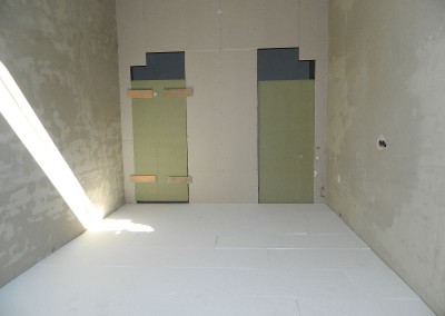 Dämmung im Erdgeschoss in Vorbereitung des Einbaus der Fußbodenheizung